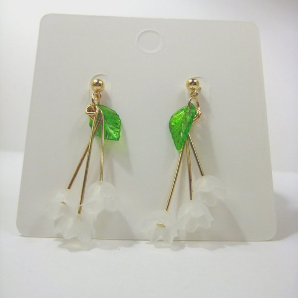 5 for $30 💕 Lily of the Valley Earring - Picture 1 of 3